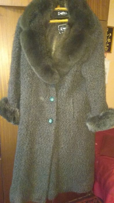 Пуховик, пихора, пальто, плащ.