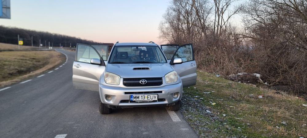 Vând  s-au schimb Toyota Rav4 2005