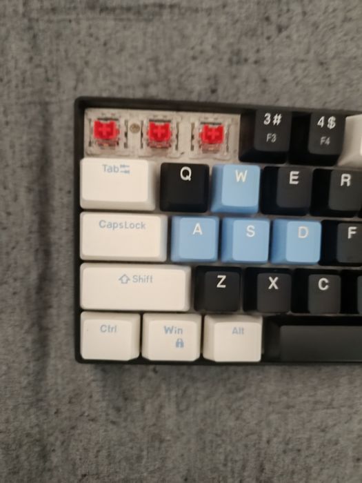 Tastatura gaming MAGEGEE switchuri roși