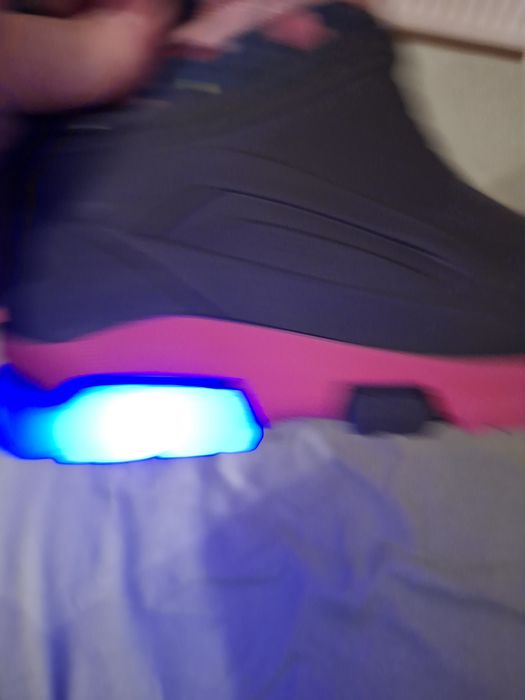 Vând ghete zapada imblanite fetite mărimea 24, cu luminite