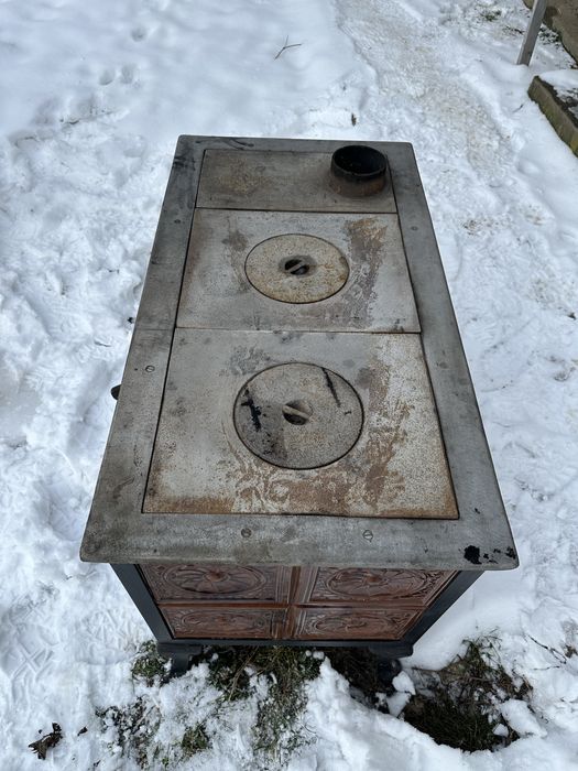 Sobă de teracota cu plită