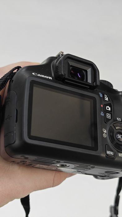 Canon 1100d с объективом 18-55
