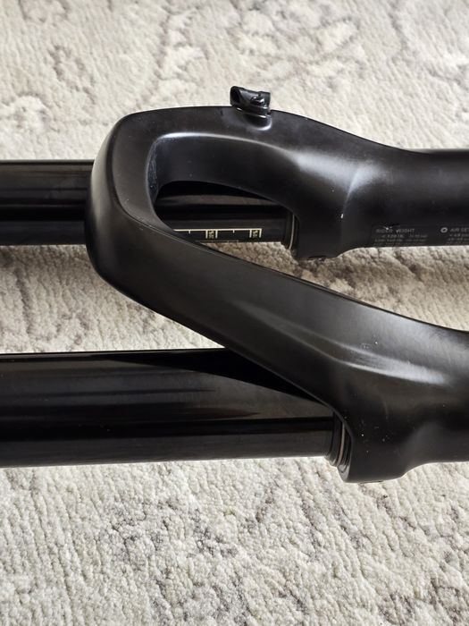 Вилка Rockshox Yari RC 27.5