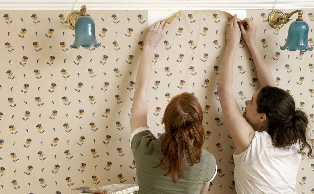 Поклейка  обоев.