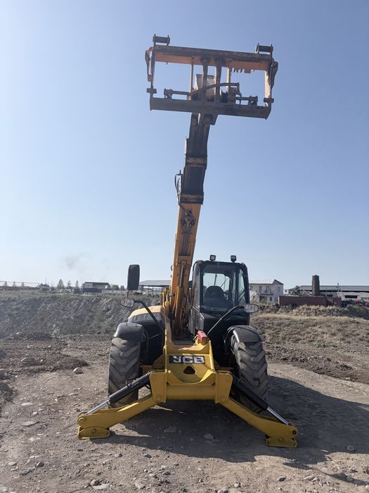 Телескопический погрузчик JCB (модель 535-125),