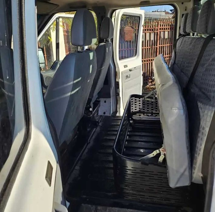 DE VÂNZARE: Ford Transit 2.2 DIESEL