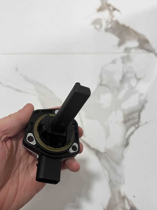 BMW - OEM Oil Level Sensor - Hellla Датчик за ниво на масло