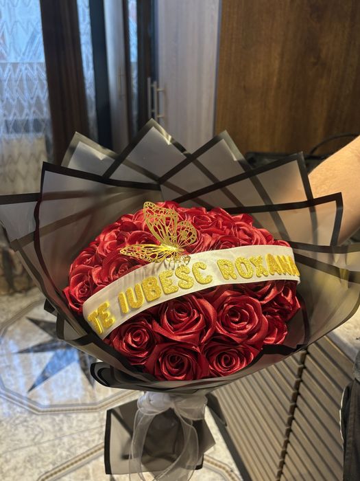 Buchet din satin 31 trandafiri cu sclipici
