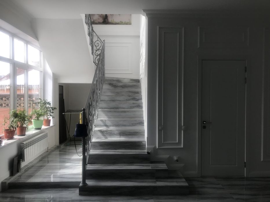 Продам коттедж с общежитием