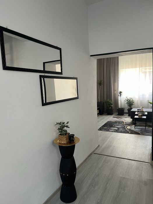 inchiriez apartament la casa