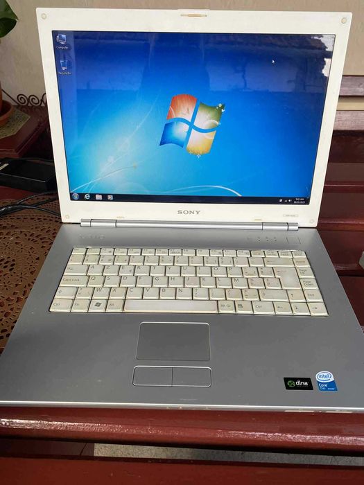 Mai multe modele de Laptopuri mai vechi Functionale