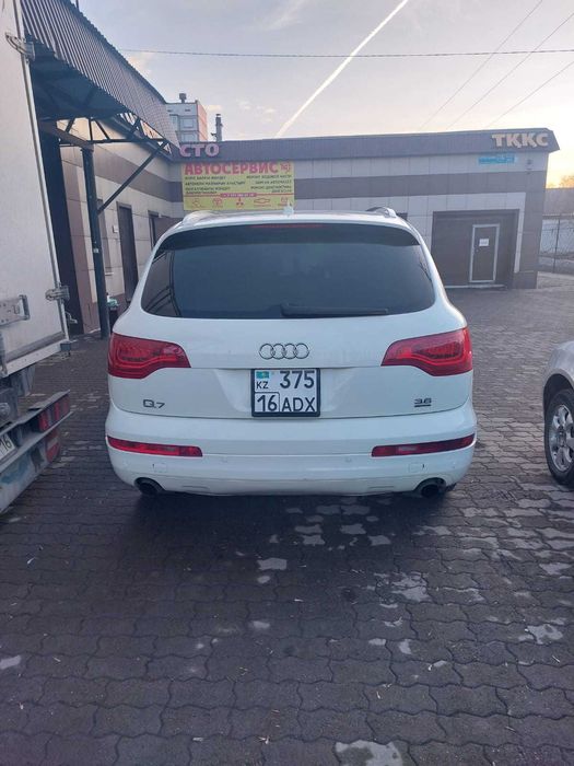 Продам автомобиль Ауди Q7