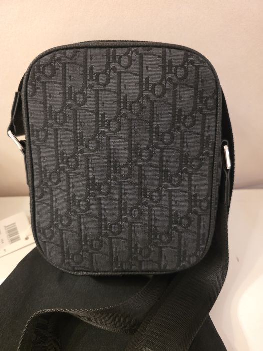 Dior crossbody чанта – черна, с dust bag