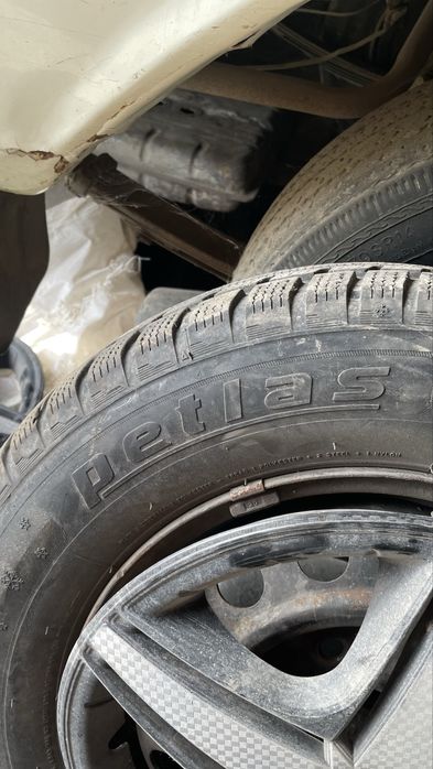 В продаже резина с дисками комплект