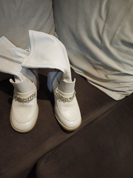 Боти 40 номер прекрасни и модерни,но за съжаление вече високи за мен