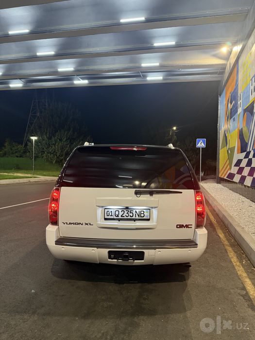 GMC Yukon 2013 yil