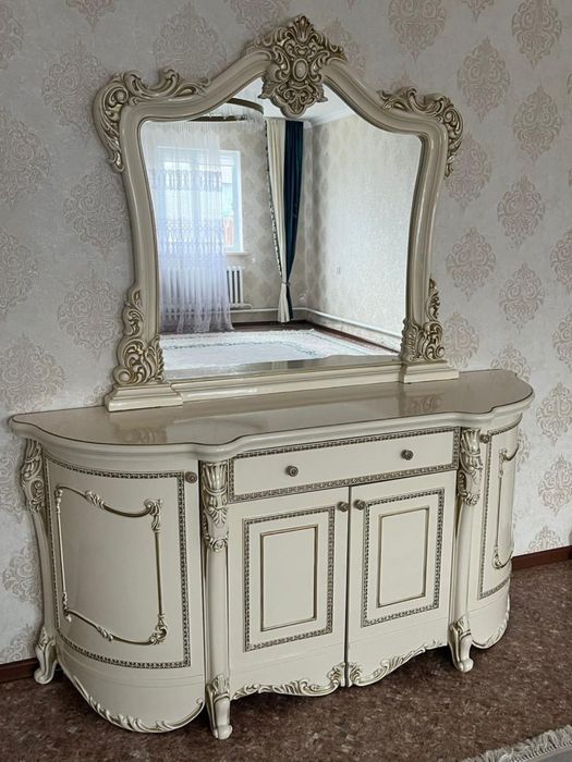г.Атырау продам сервант