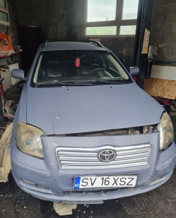 Dezmembrez Toyota Avensis 2.0 Diesel