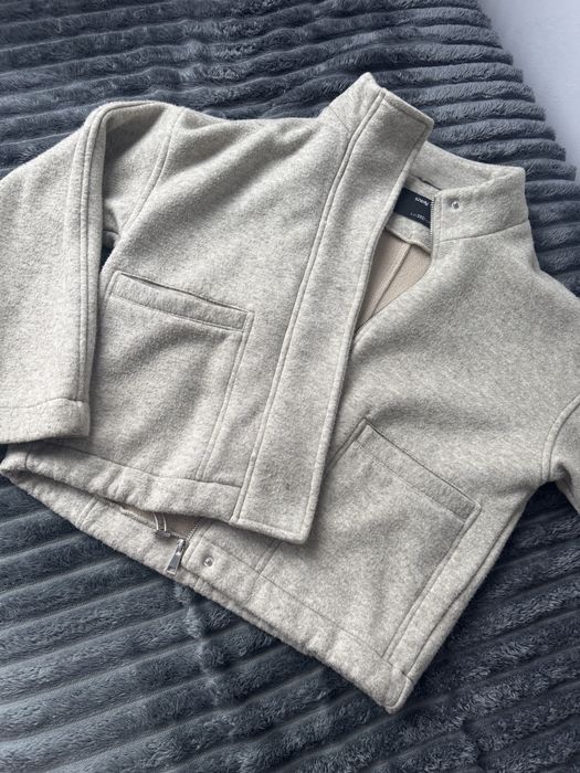 Чисто ново късо палто