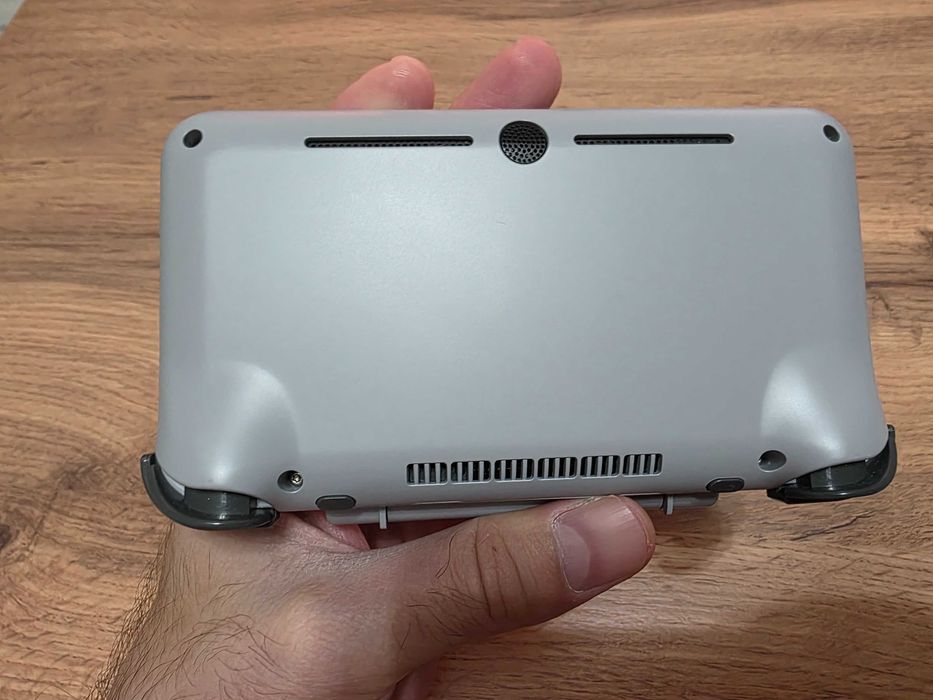 Продам игровую приставку Retroid Pocket Flip