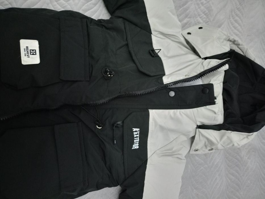 Продам детскую куртку