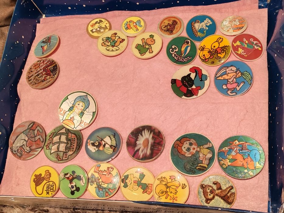 Значки детские в количестве