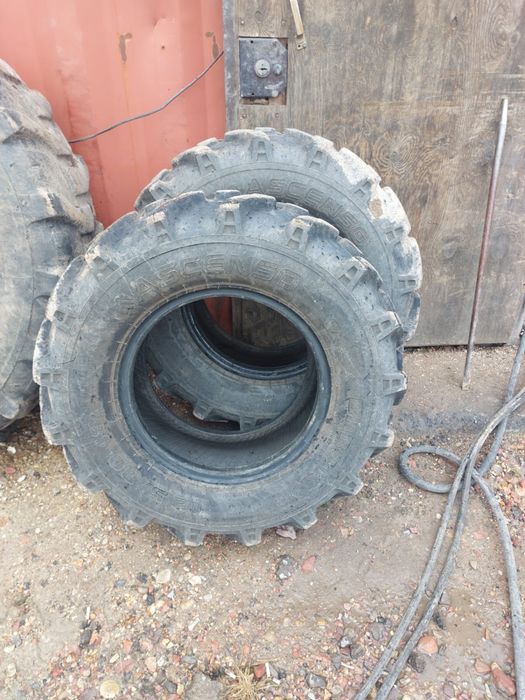 Шины на Tractor экскаватор погрузчик