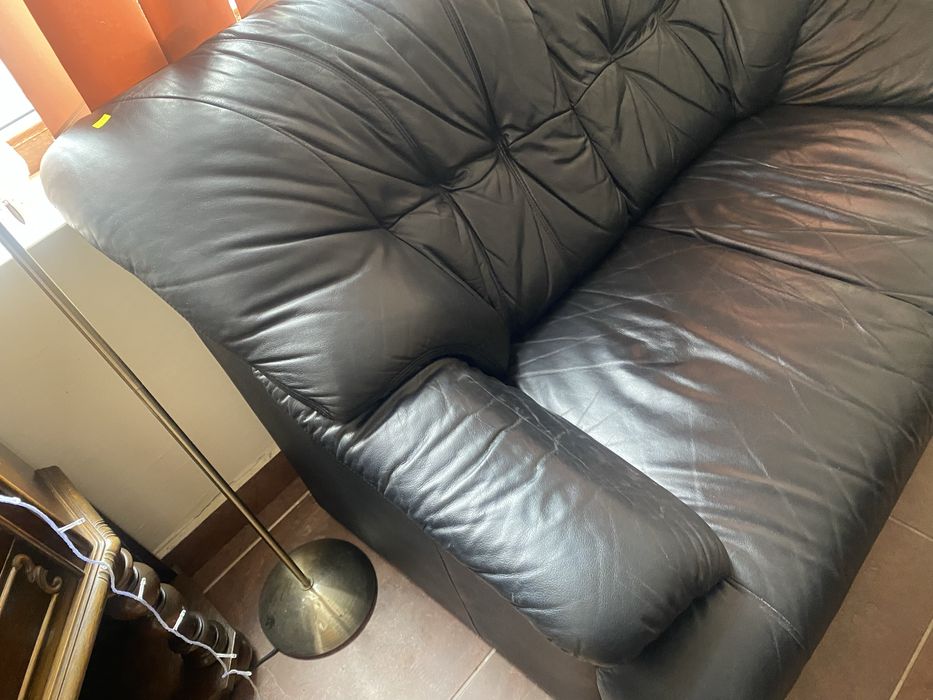 Двуместен диван от естествена кожа!