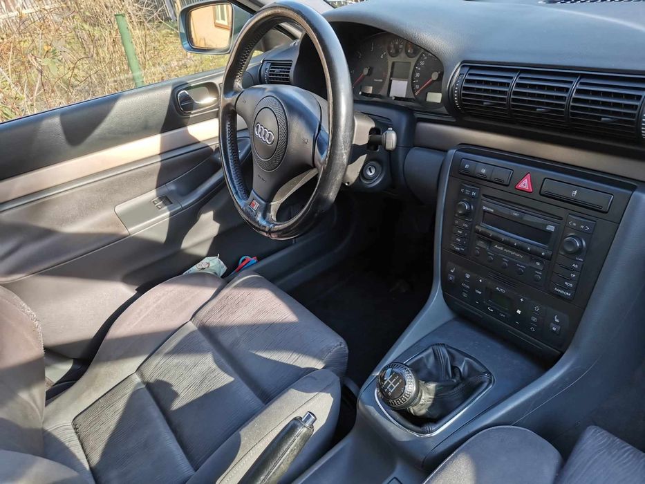 Vând Audi A4, 1.6 benzina, an 2000