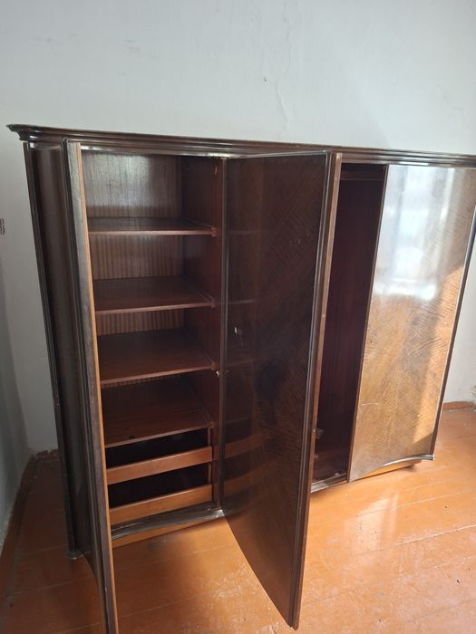 Венгерский шкаф в хорошем состоянии