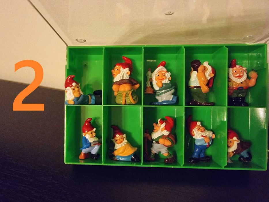 Lot Kinder 71 figurine, colectii din anii 80-90