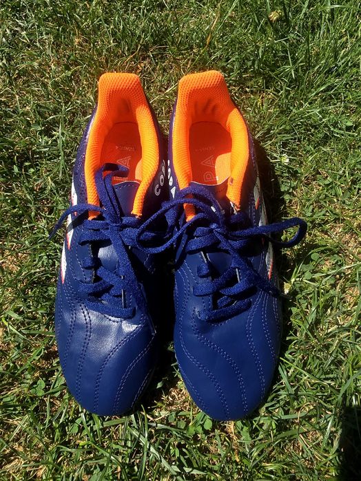 Детски футболни бутонки "Адидас"