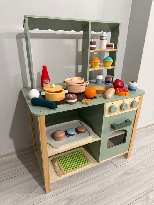 Детска дървена кухня с аксесоари