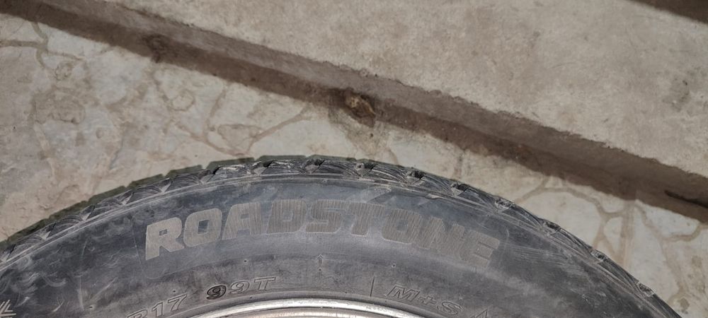 Зимние шины Nexen  б/у r17