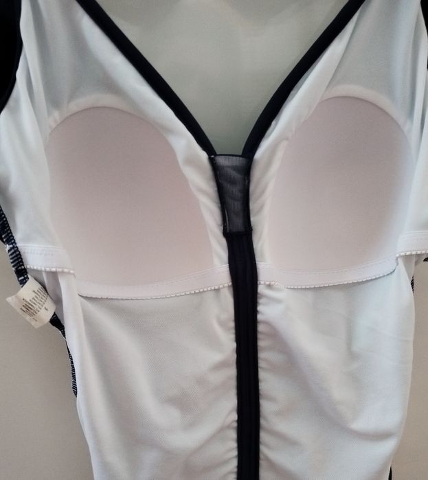 Бански дамски цял