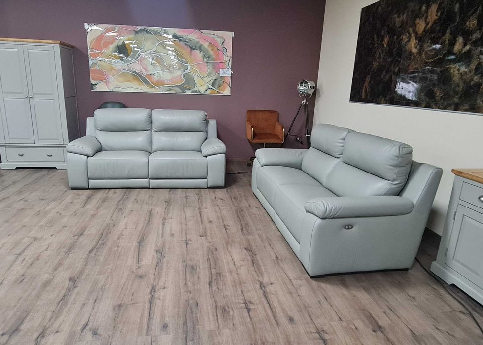 Италиански сив кожен комплект дивани две тройки с ел. релакс механизъм