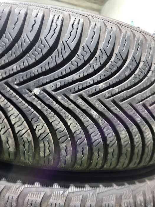 4 бр зимни 215/60/16 Michelin