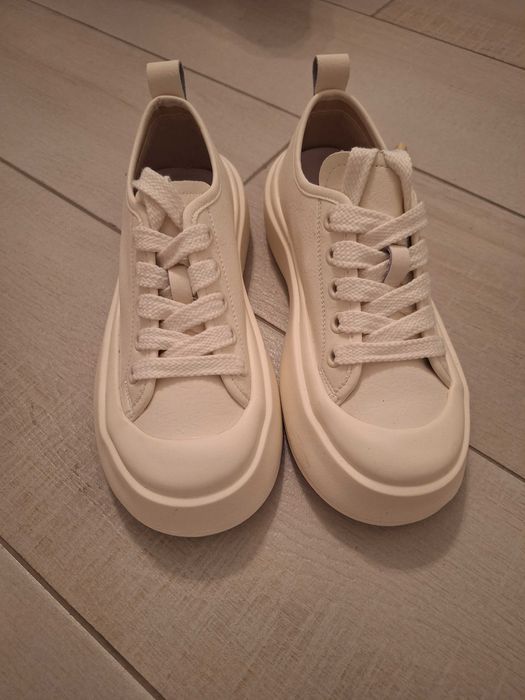 Pantofi piele noi 38