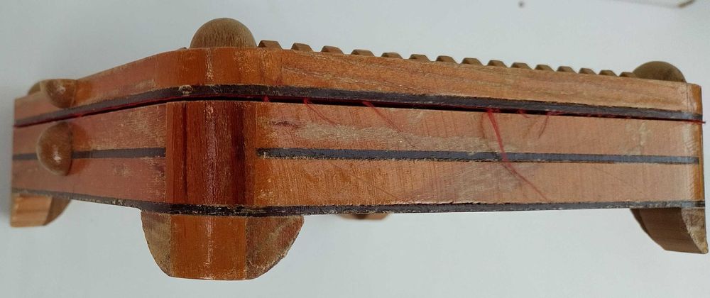 Специална дървена кутия с история, за съхранение на бижута или бижутерия.