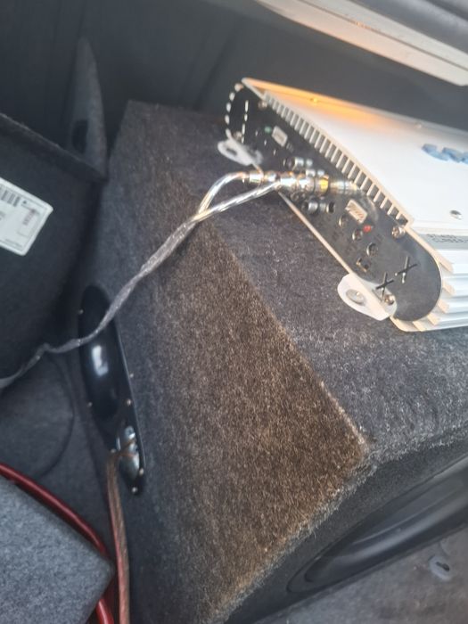 Бас Каса Hifonics 800Rms+Усилвател Crunch1200w