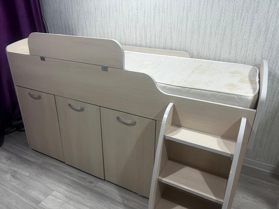 Кровать двухярусная