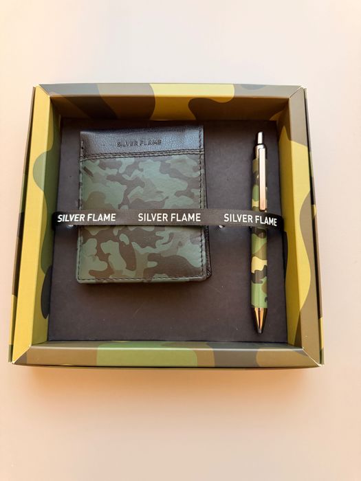 Мъжки портфейл с химикал Silver Flame