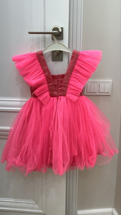 Продаетс нарядное платье