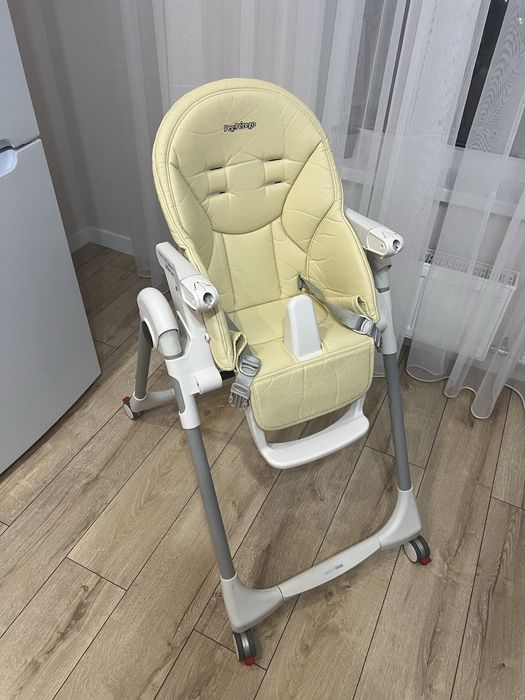 Стульчик-шезлонг для кормления Peg-Perego