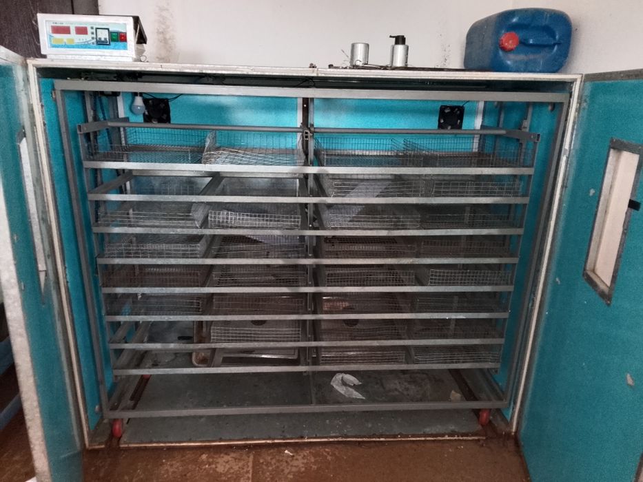 Продам инкубатор