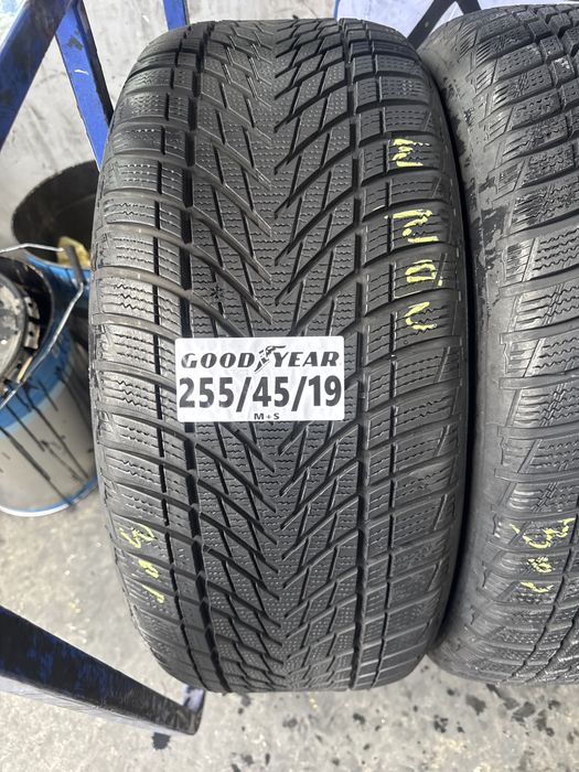 255/45/19 Good Year M+S