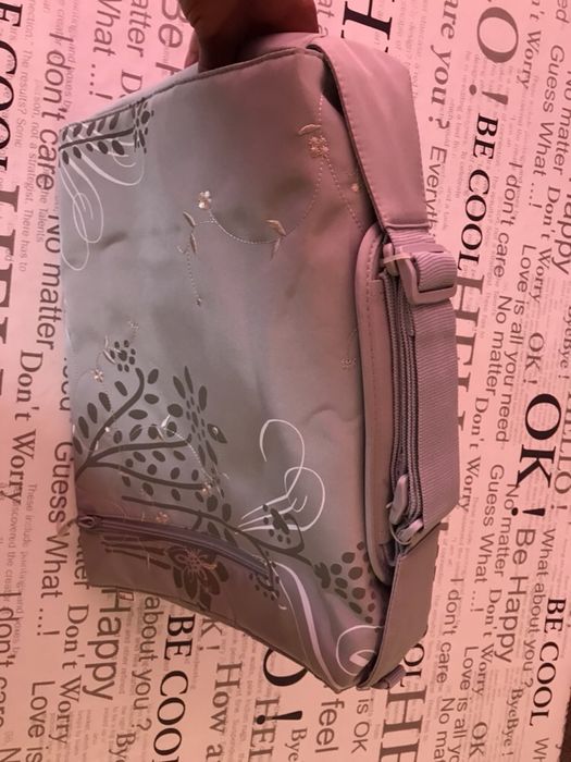 Стилна дамска чанта за лаптоп или документи