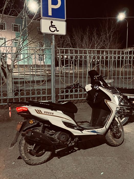 Продам макси мопед