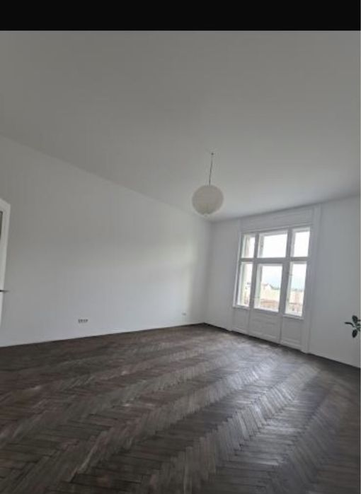 Vand apartament o camera central Oradea