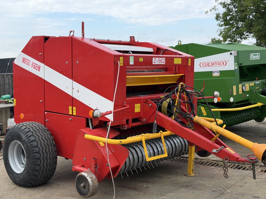 Presa Metal-Fach Plasa+Ata+Masa de 1,8 m Ca Noua An 2008 Sistem Welger Balot 120x120 Claas Krone